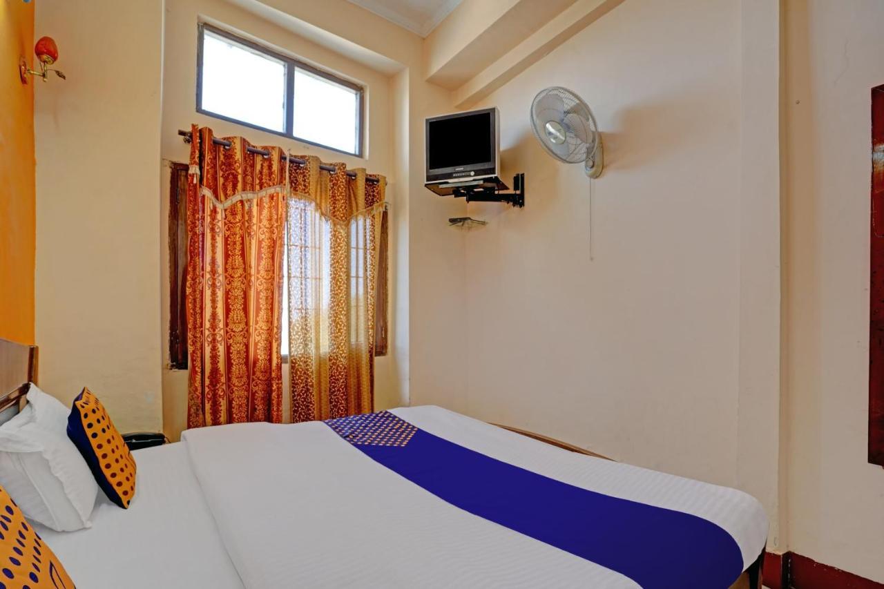 מוסורי Spot On 79984 Hotel Castle View מראה חיצוני תמונה
